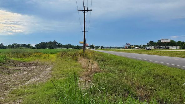 W Hwy 90 Frontage Rd, New Iberia, LA 70560
